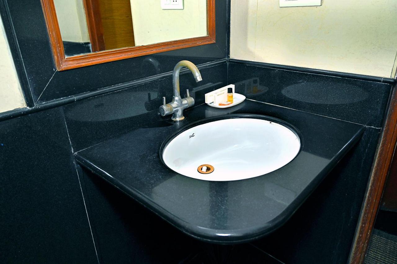 Hotel Rajhans International Bhāgalpur Eksteriør billede