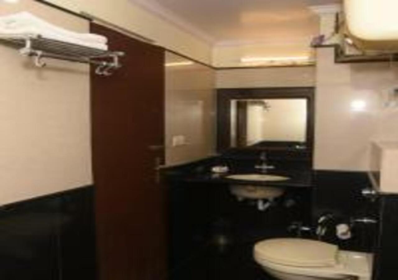 Hotel Rajhans International Bhāgalpur Eksteriør billede