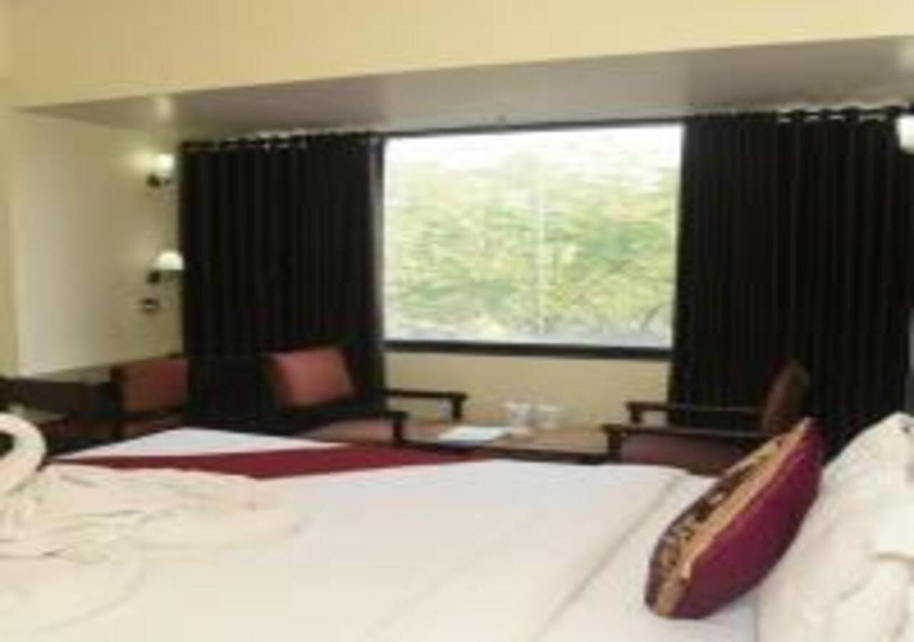 Hotel Rajhans International Bhāgalpur Eksteriør billede
